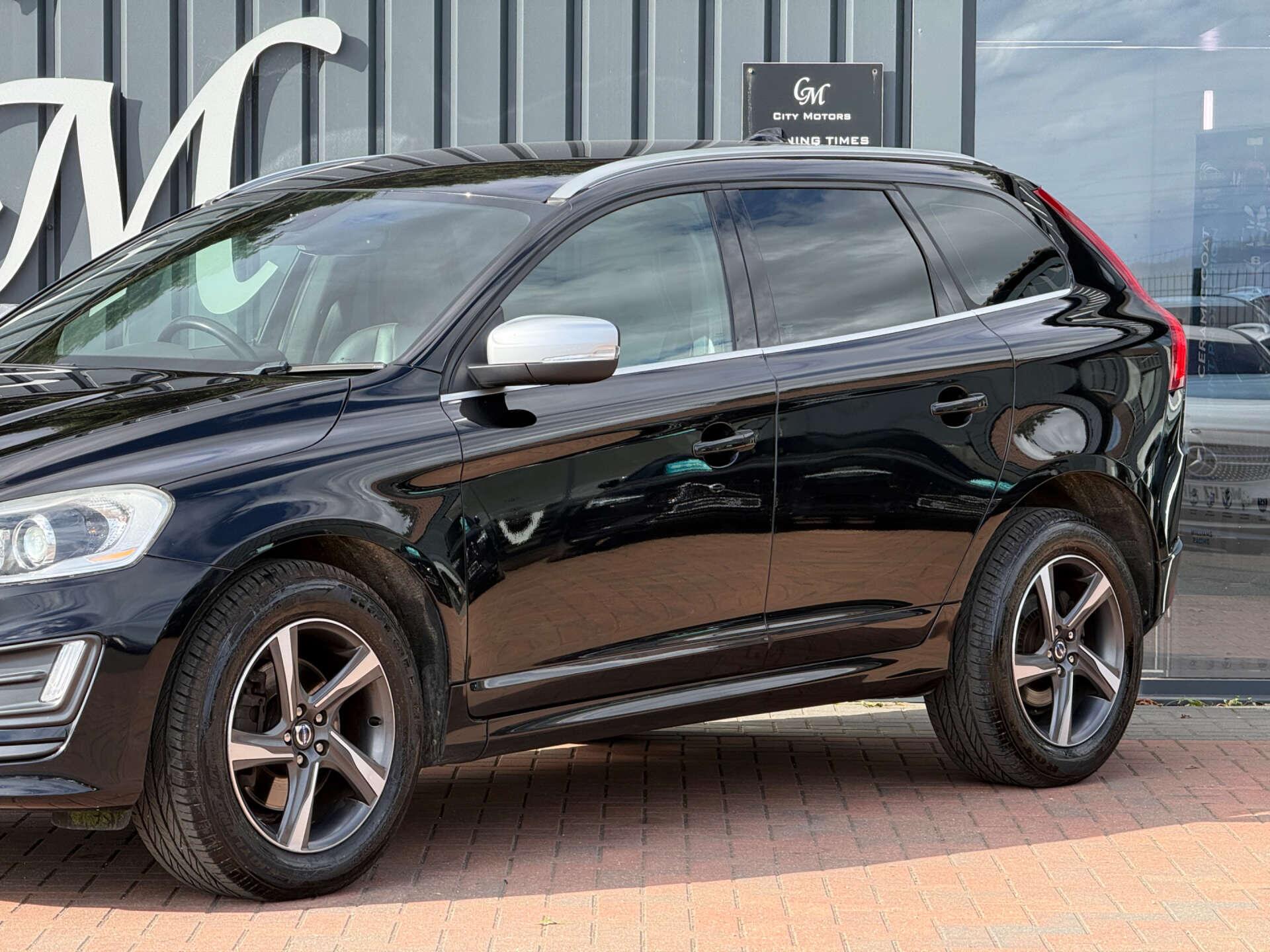 Volvo XC60 view 3