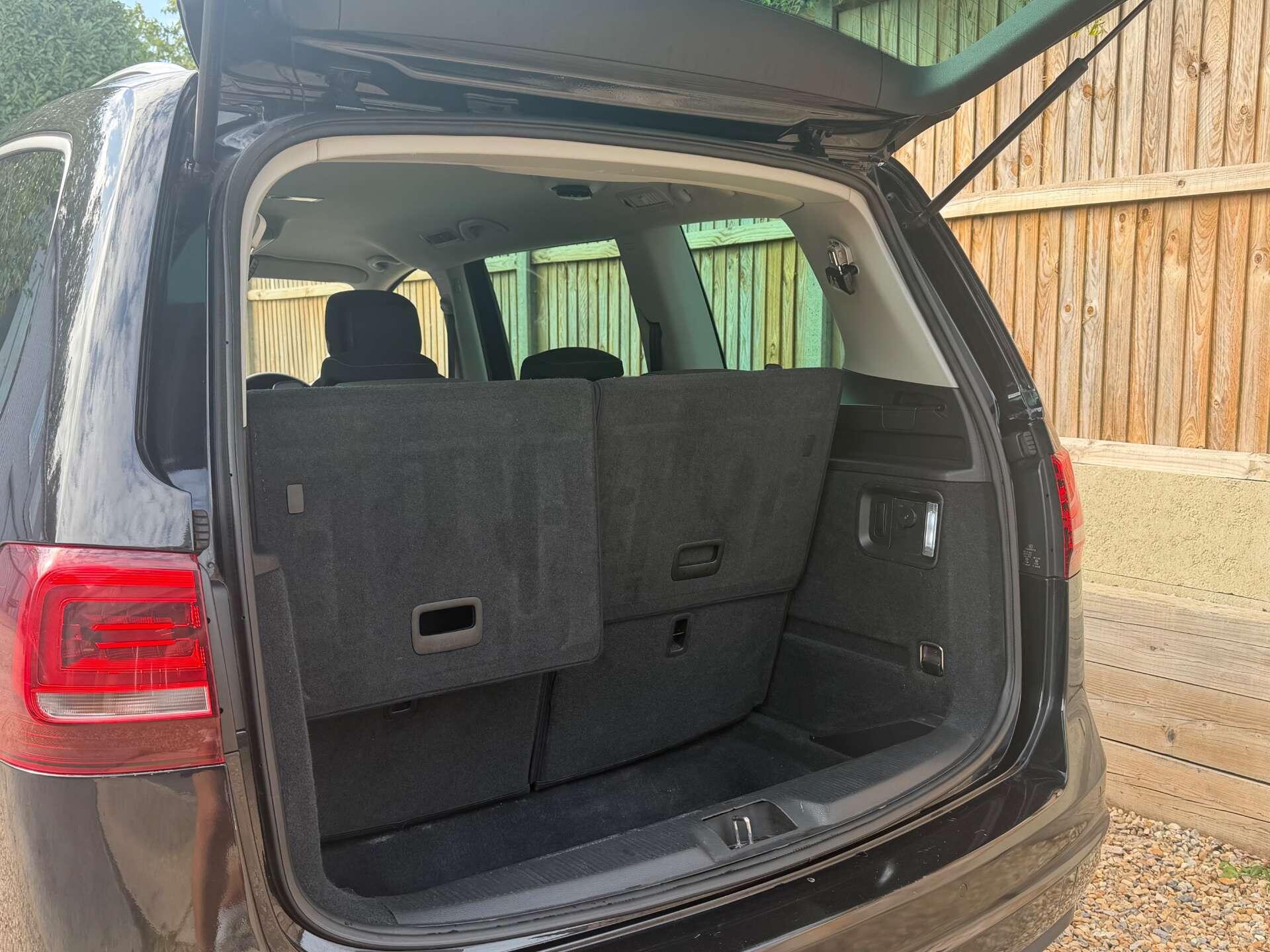 Volkswagen Sharan view 16