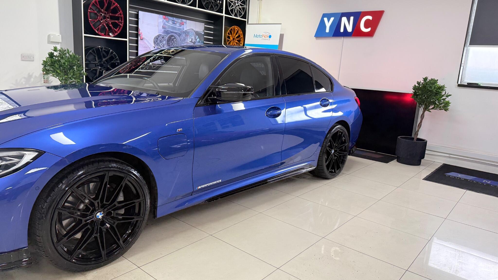 BMW 3 Series view 20
