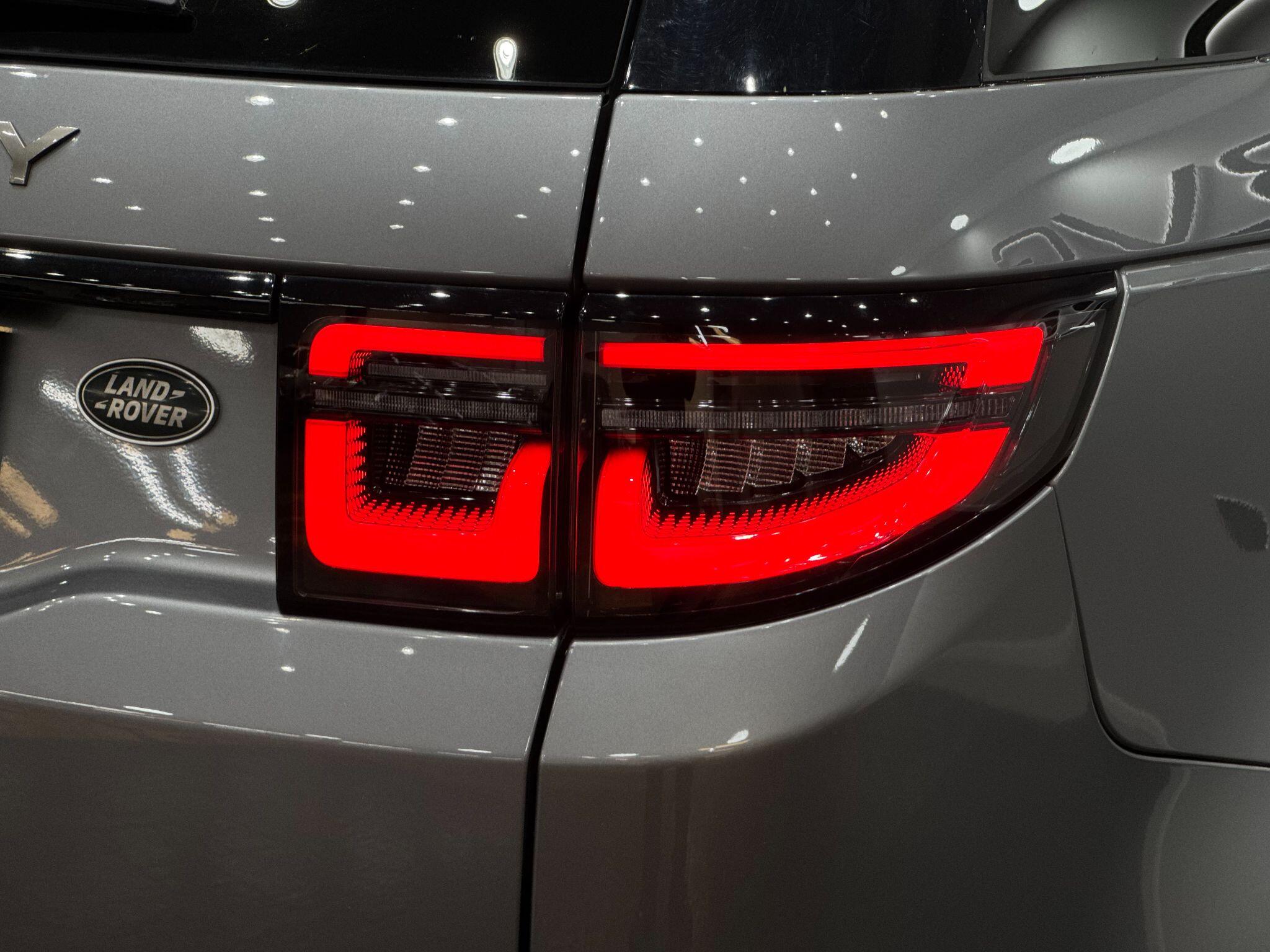 Land Rover Discovery Sport view 21