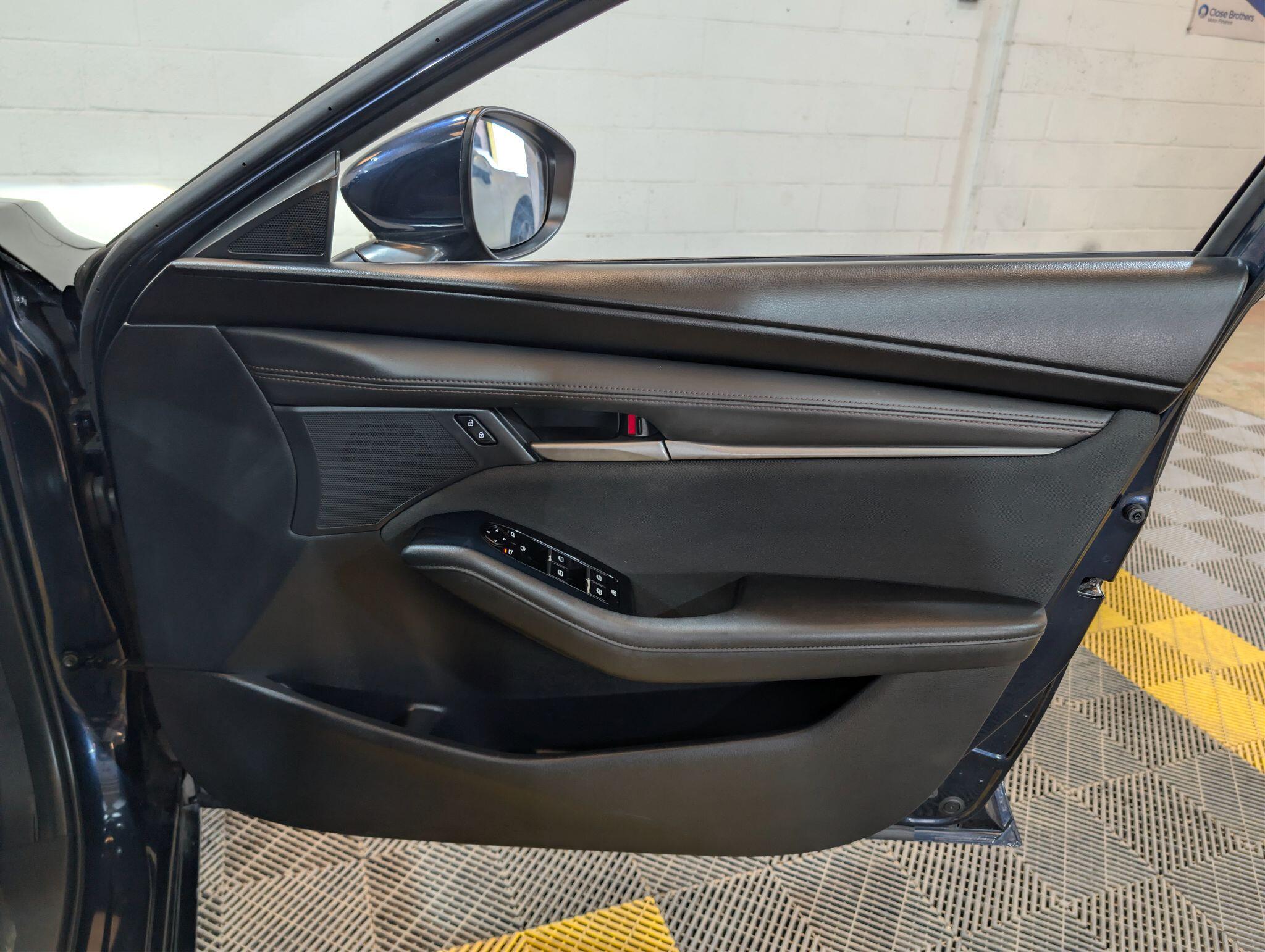 Mazda Skyactiv-G view 41