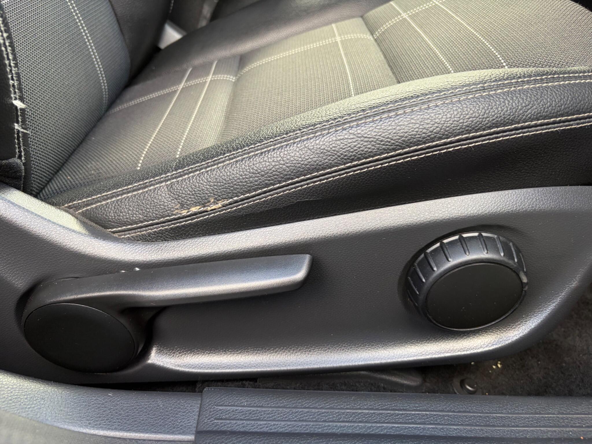 Mercedes-Benz Cla view 36