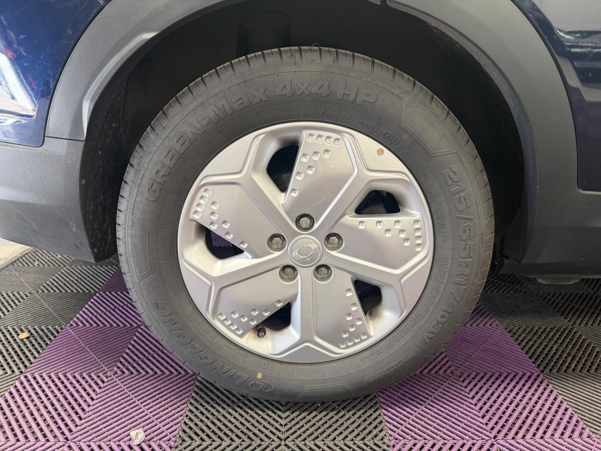 KGM Korando E-Motion view 44