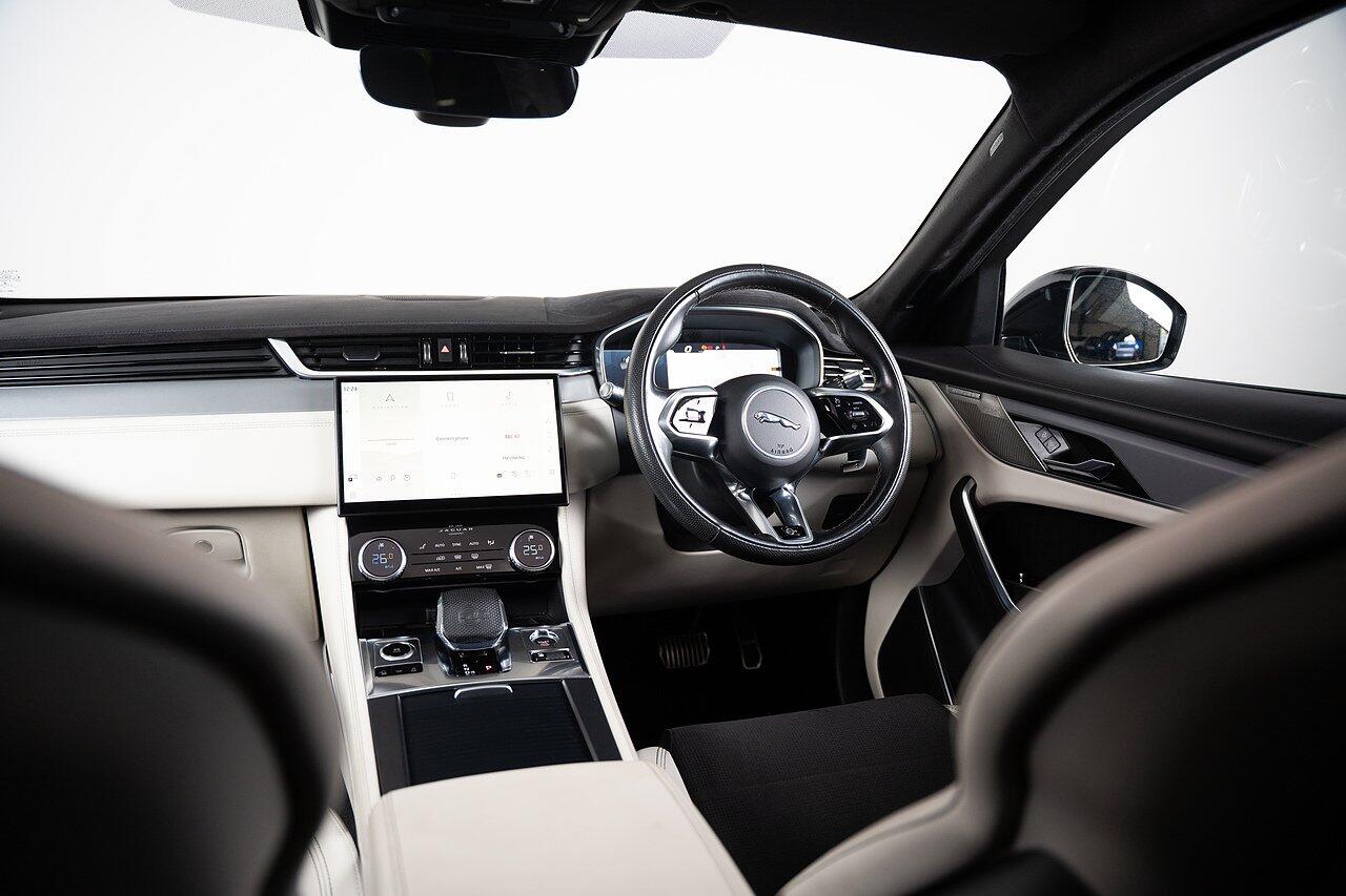Jaguar F-Pace view 21