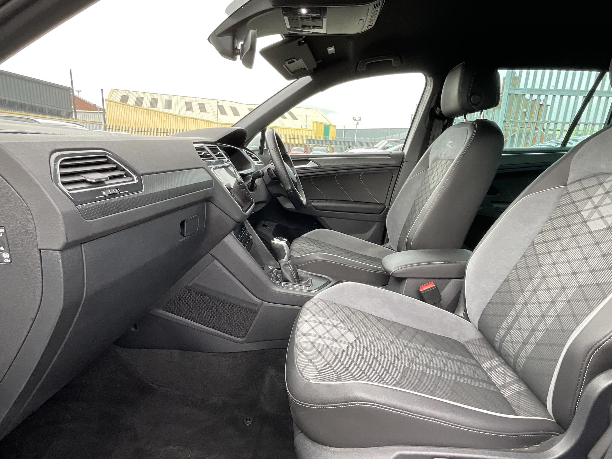 Volkswagen Tiguan view 15