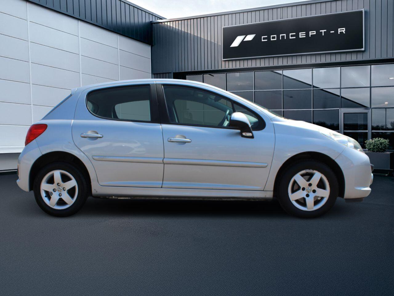 Peugeot 207 view 3