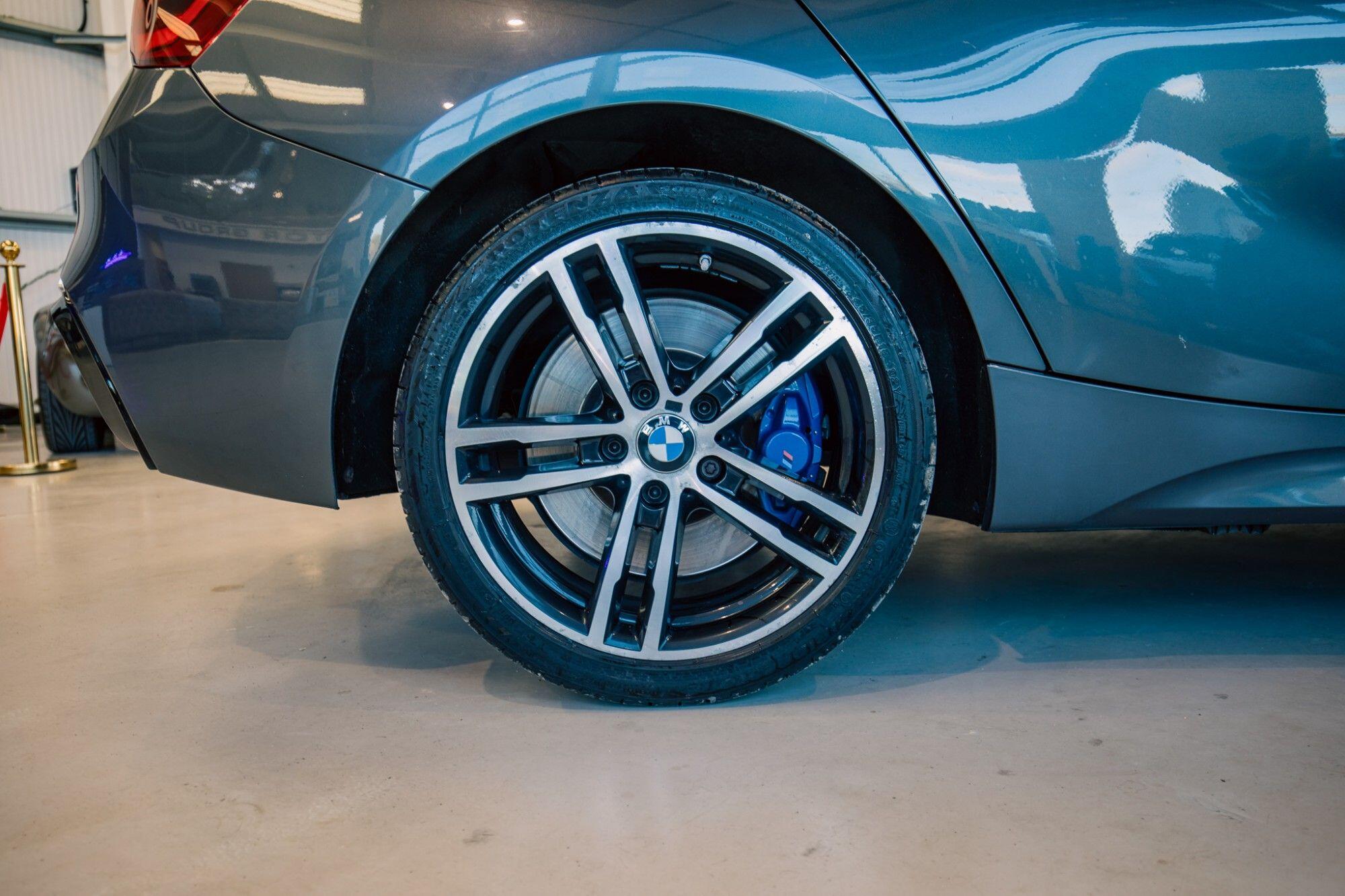BMW 1 Series view 6