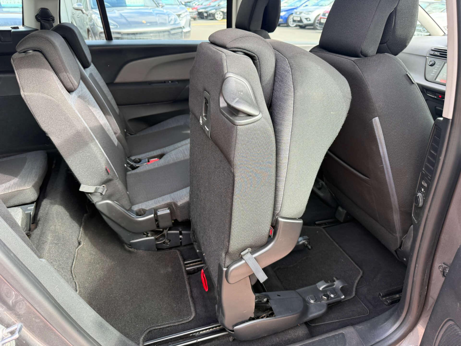 Citroen Grand C4 Picasso view 65
