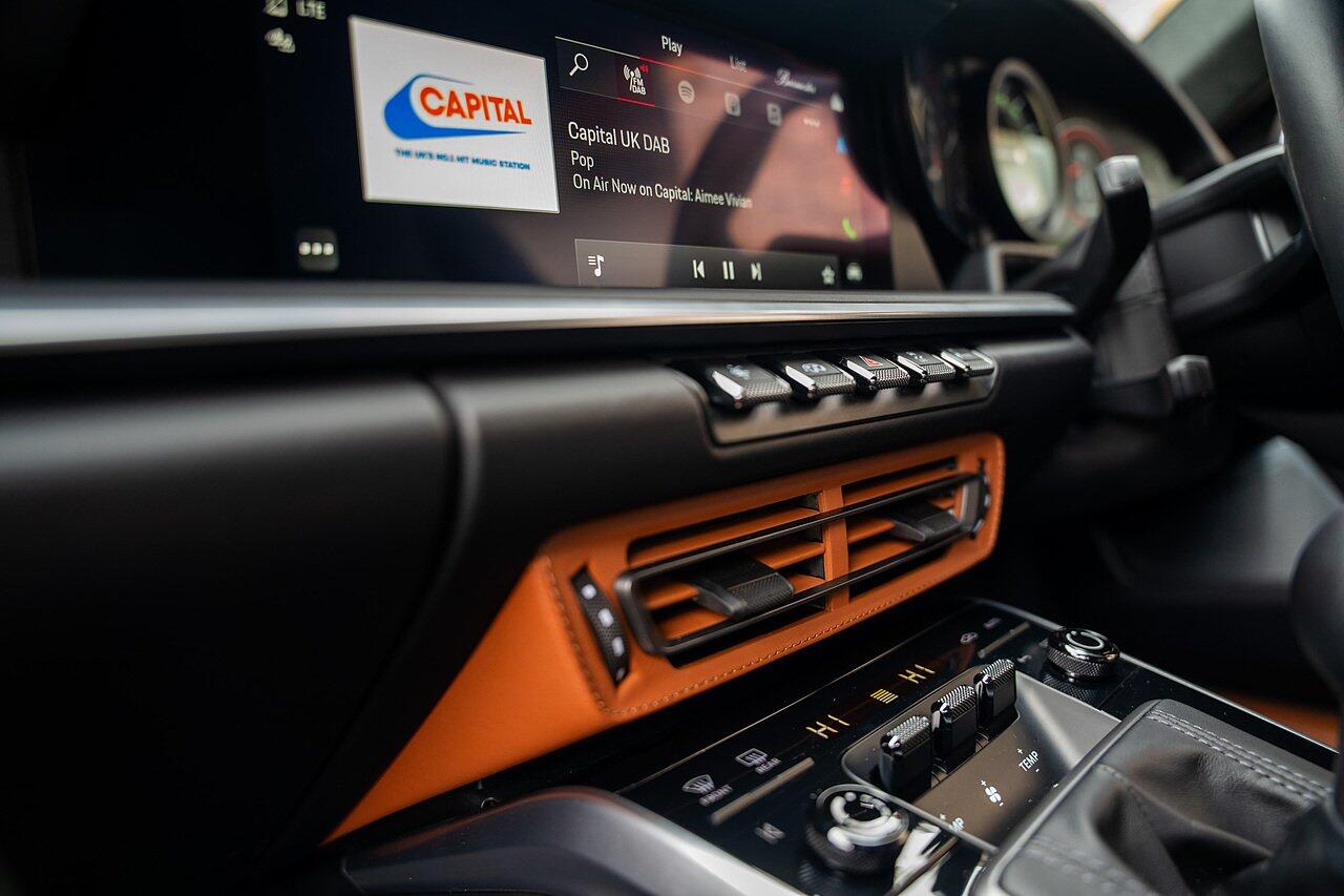 Porsche 911 view 72