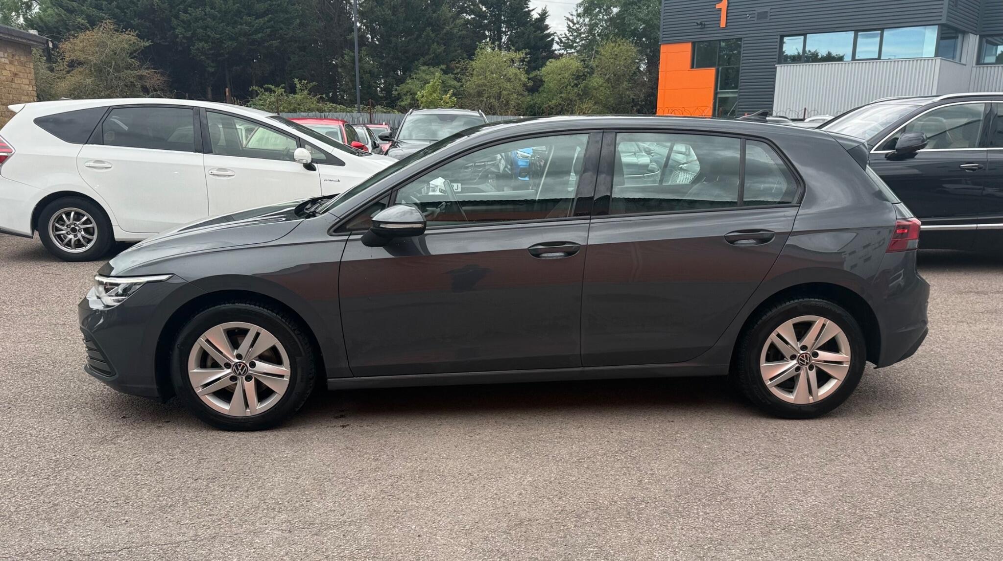 Volkswagen Golf view 4