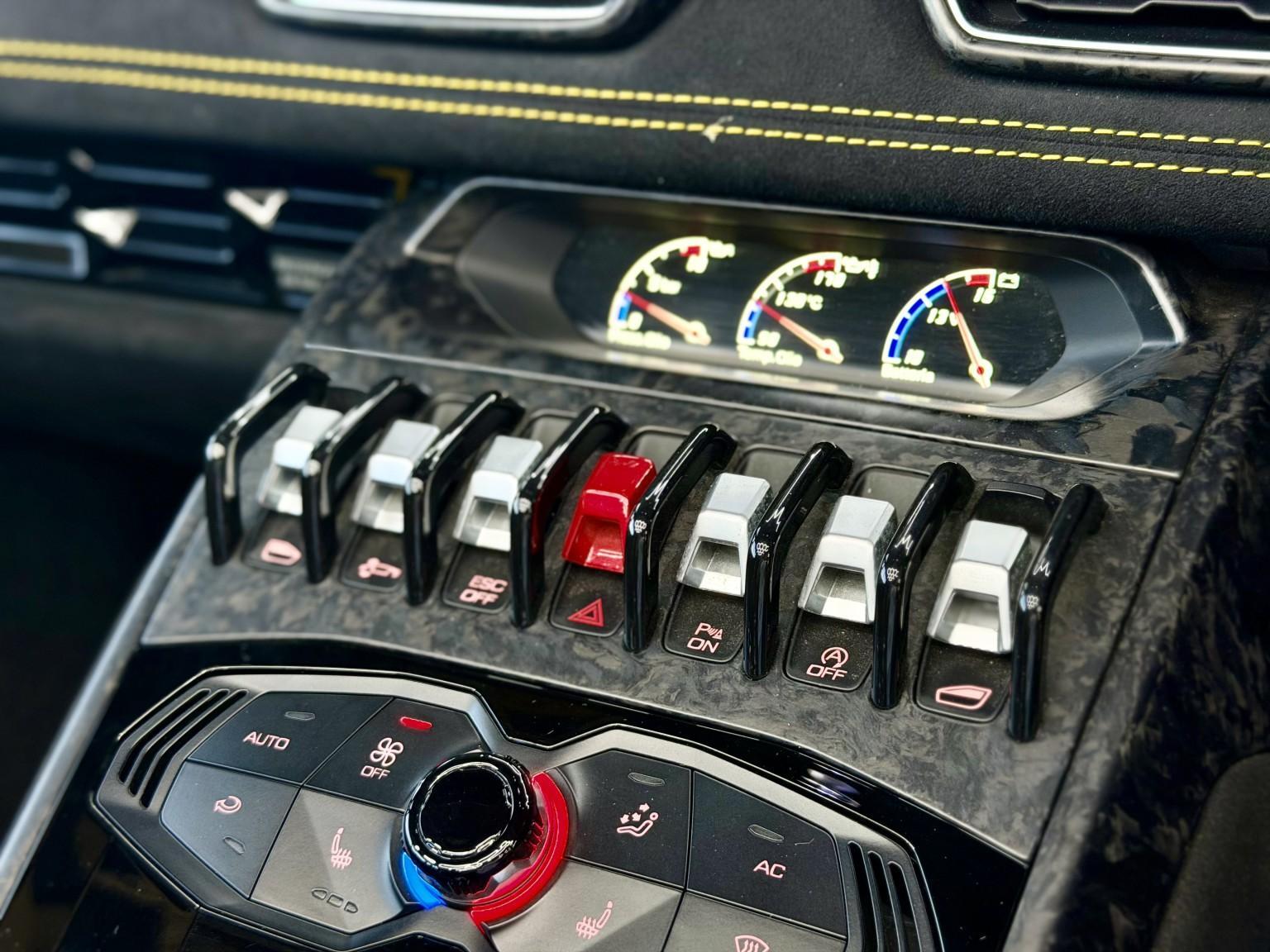 Lamborghini Huracan view 65