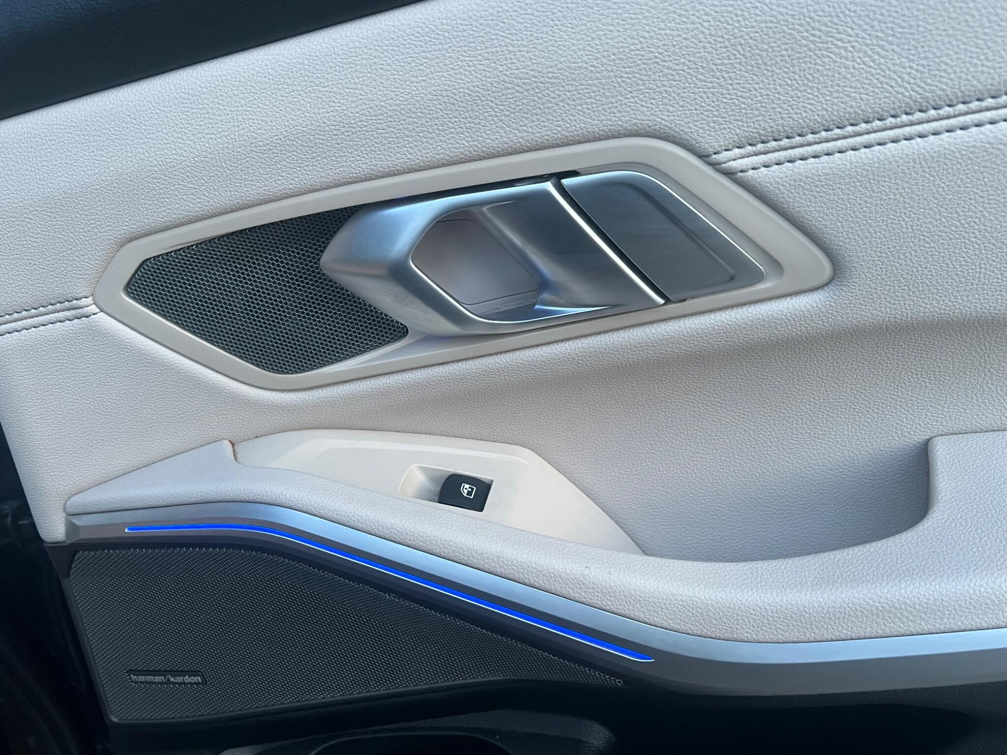BMW 3 Series view 25