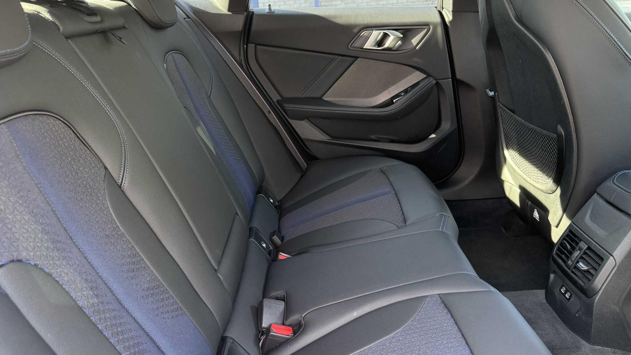 BMW 2 Series view 8