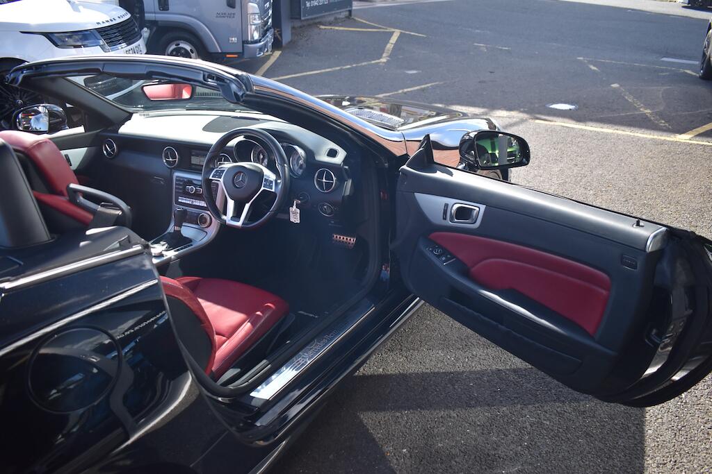 Mercedes-Benz SLK view 23