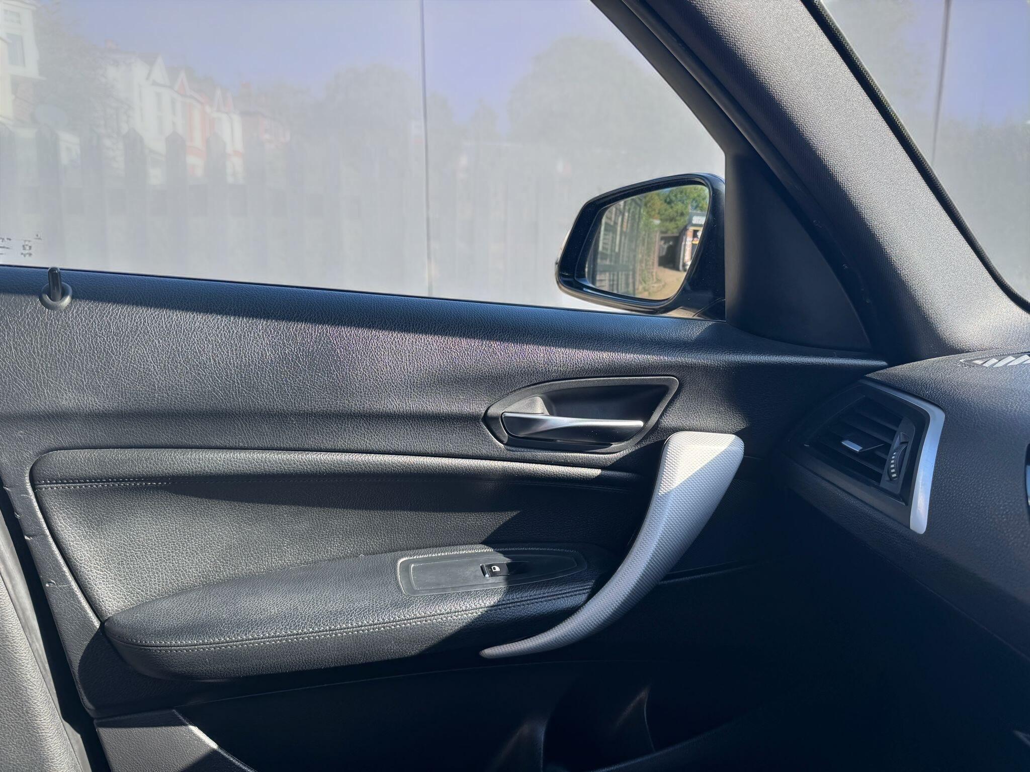 BMW 1 Series view 27