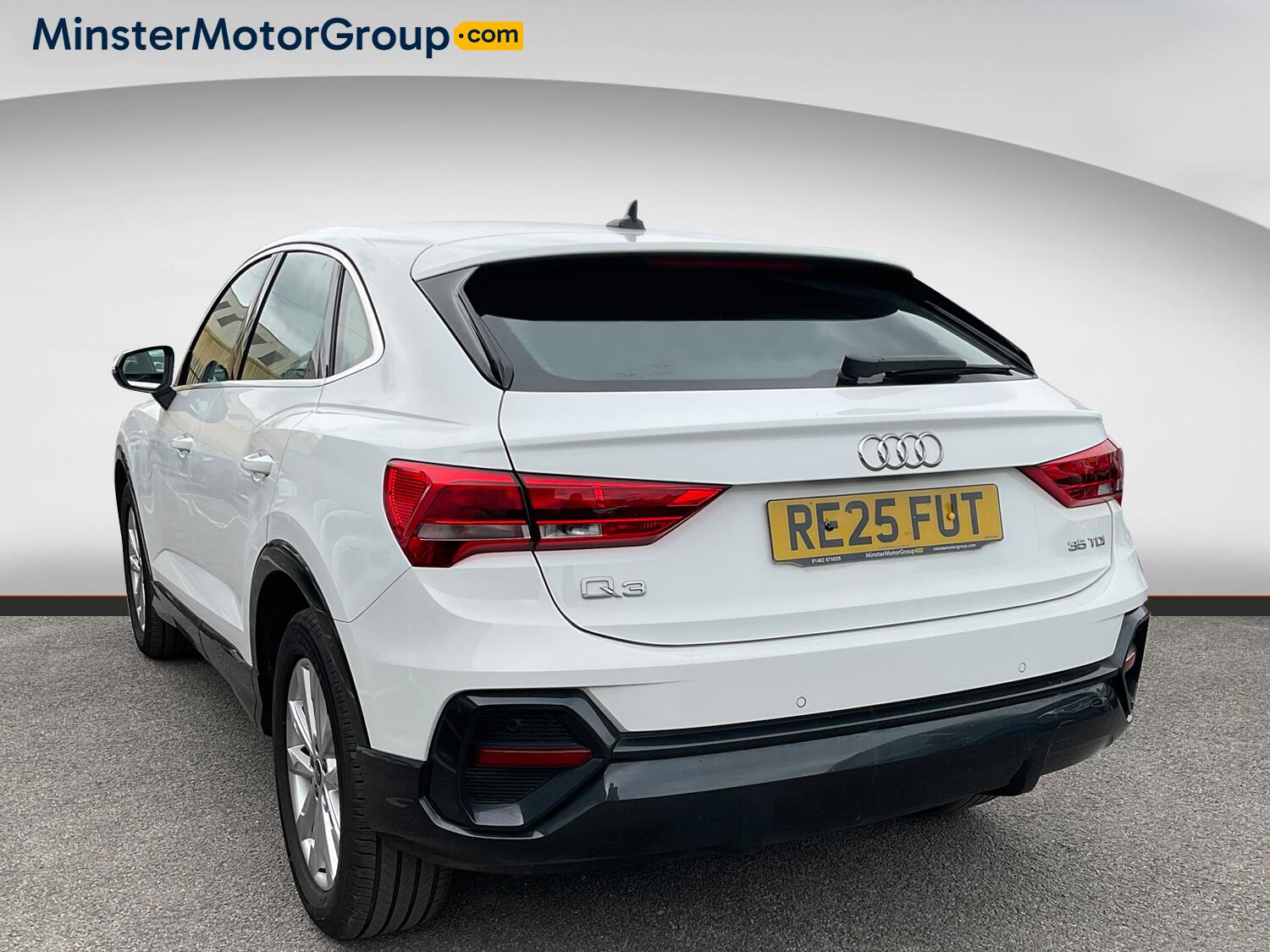 Audi Q3 view 4