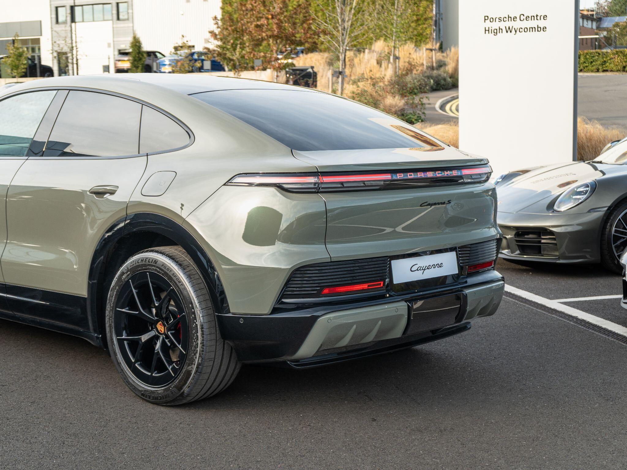 Porsche Cayenne view 14