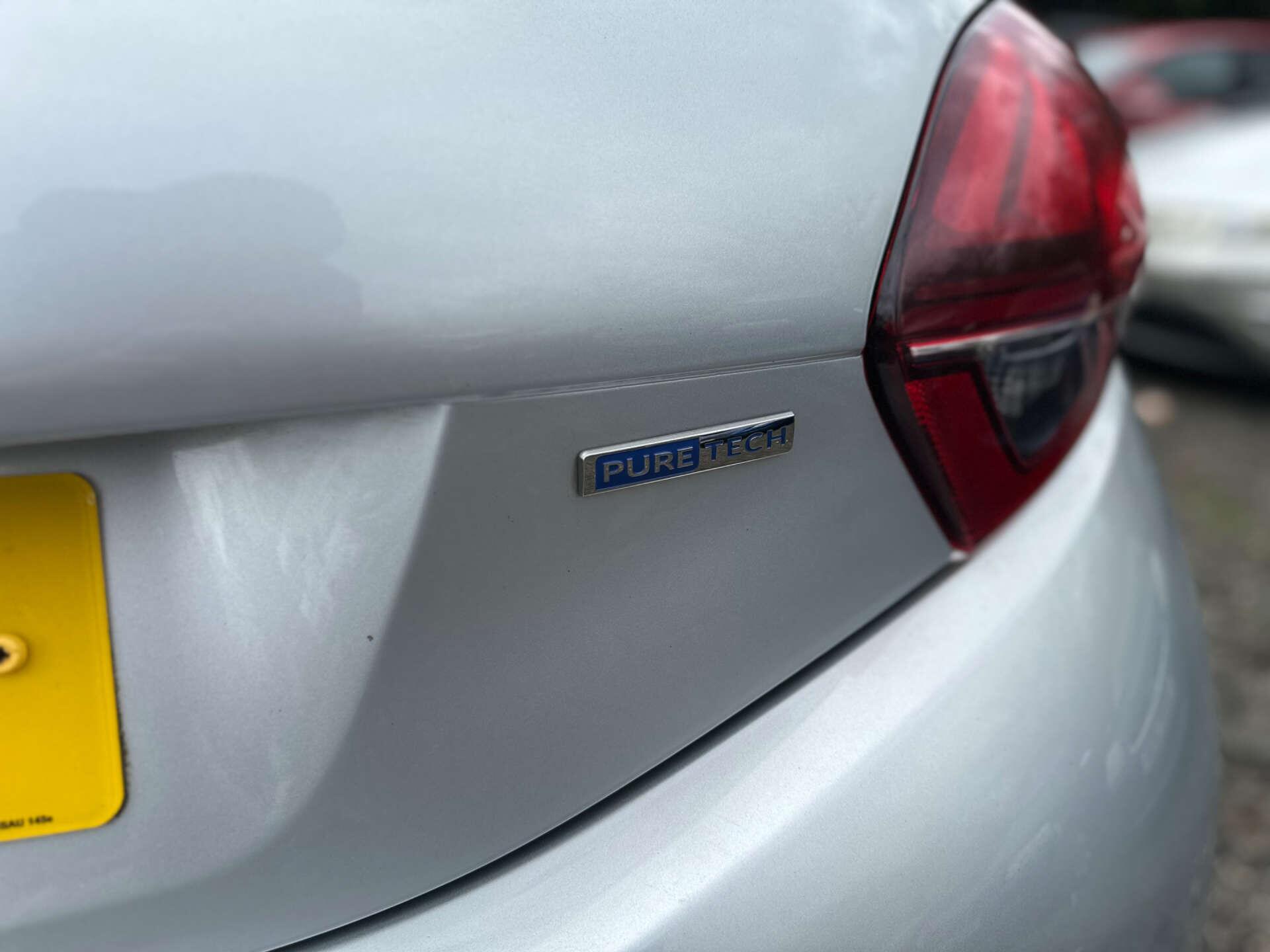 Peugeot 208 view 40