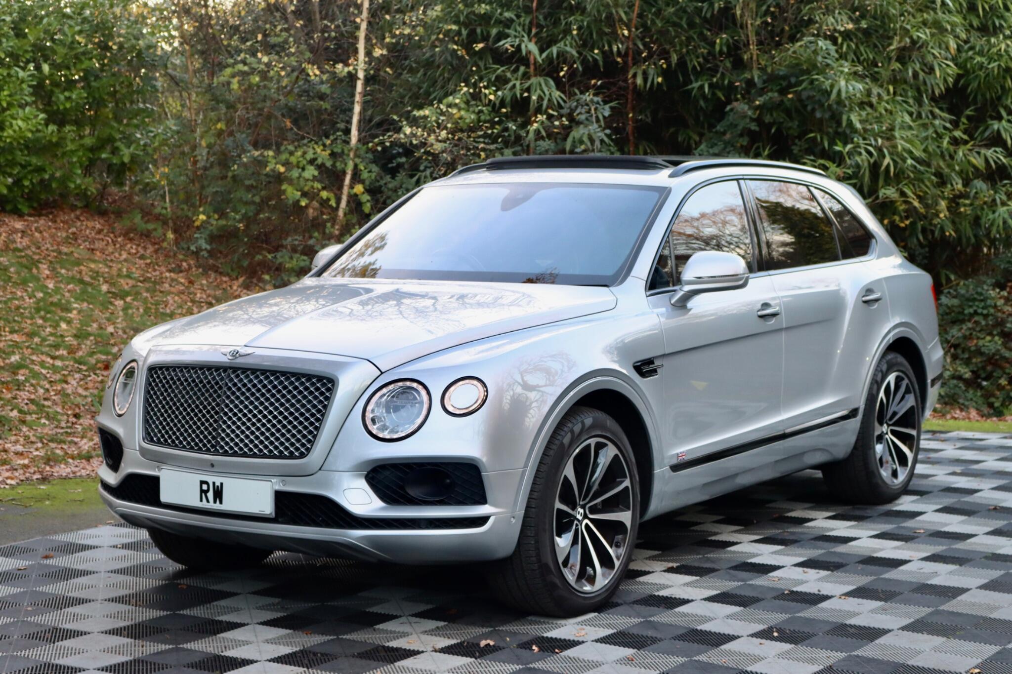 Bentley Bentayga view 21