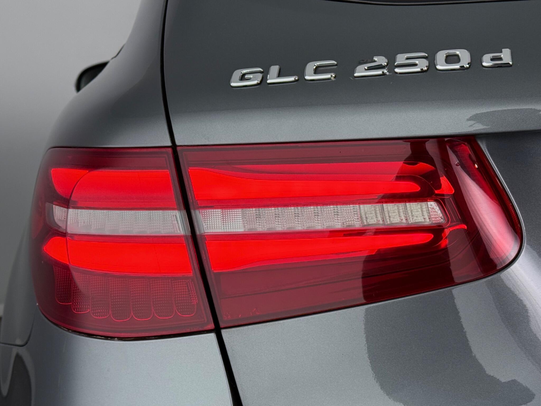 Mercedes-Benz GLC view 9