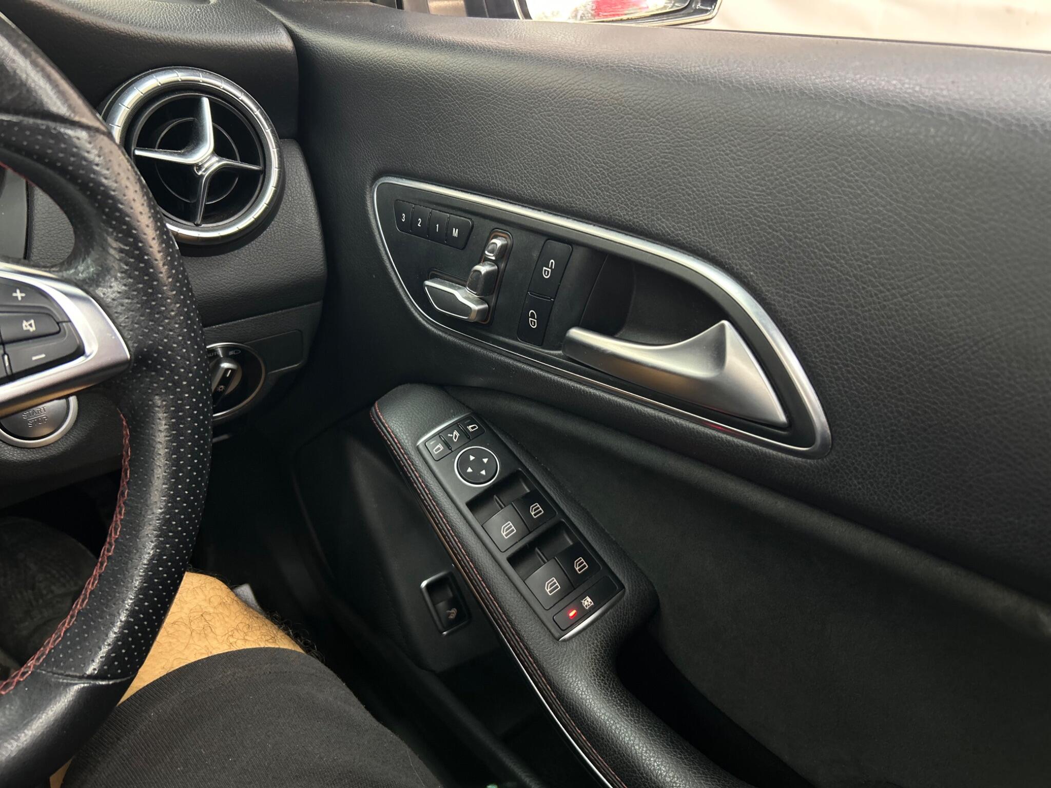 Mercedes-Benz CLA view 28