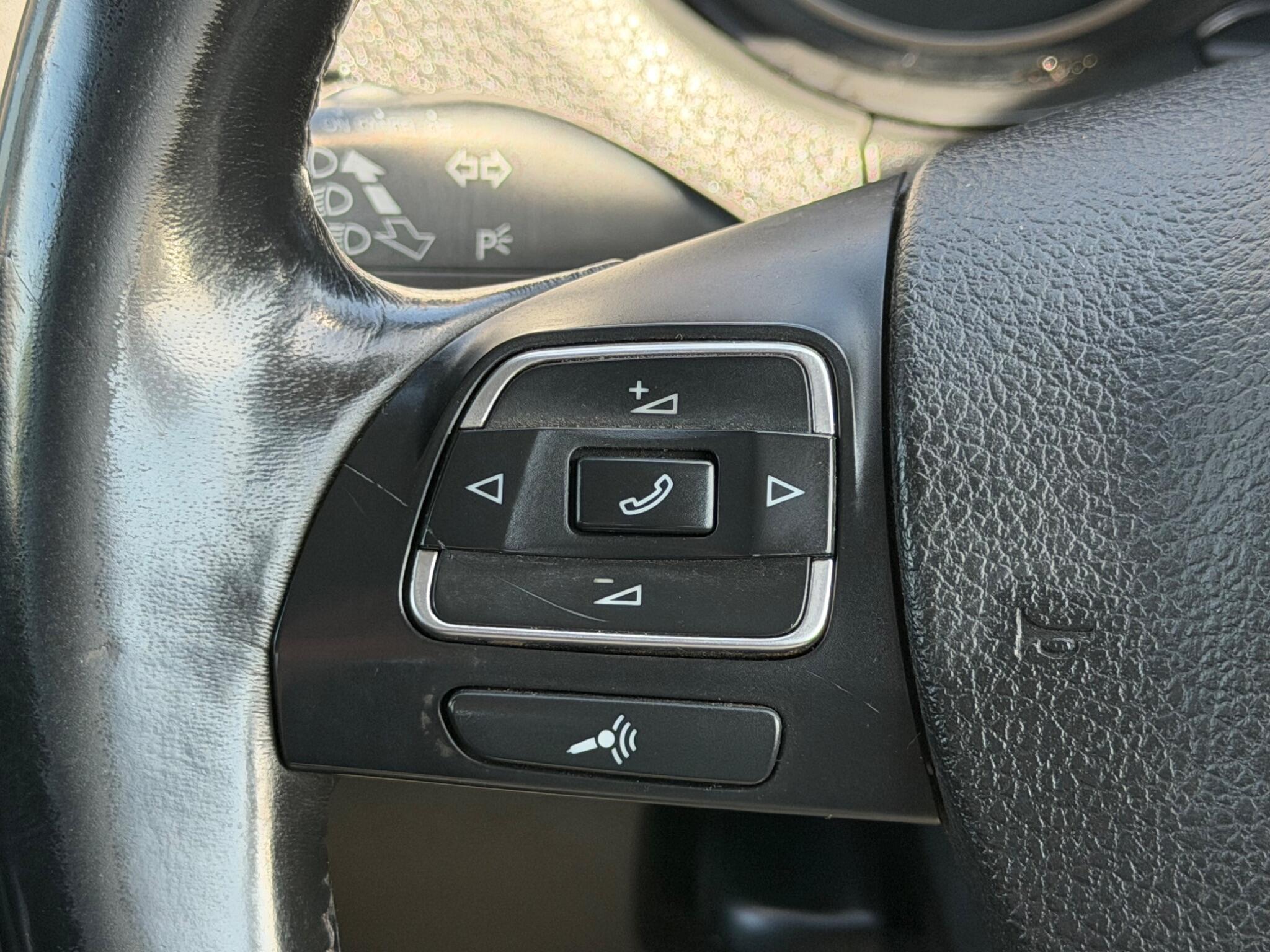 Volkswagen Amarok view 25