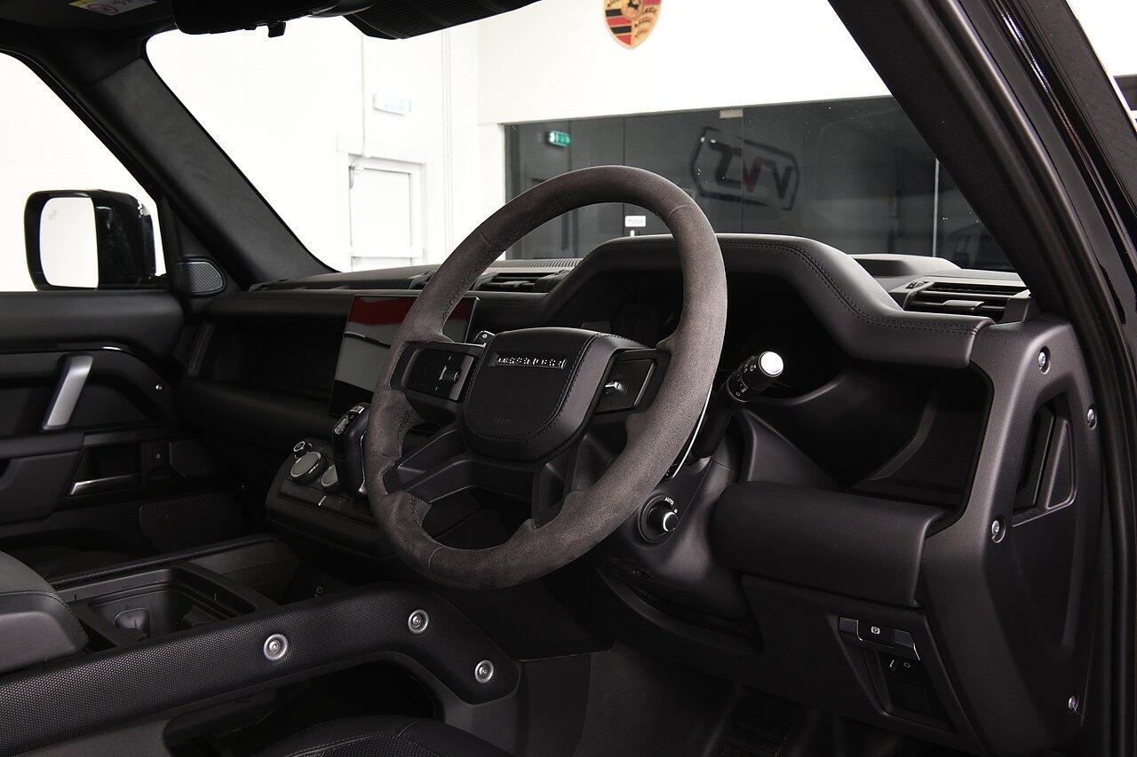 Land Rover Defender view 4