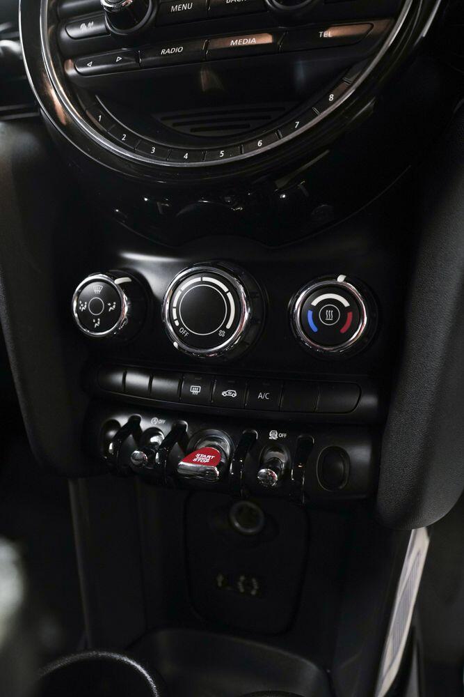 Mini Cooper view 19