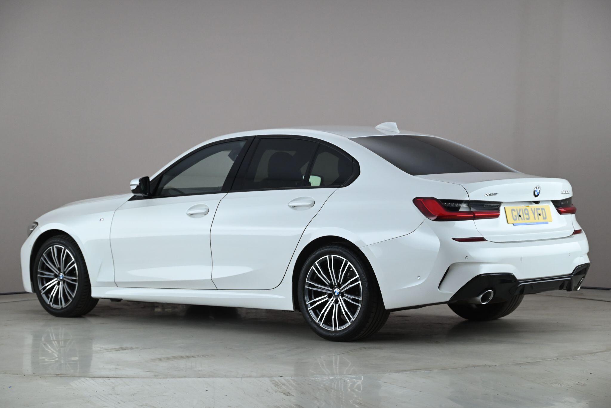 BMW 3 Series view 4