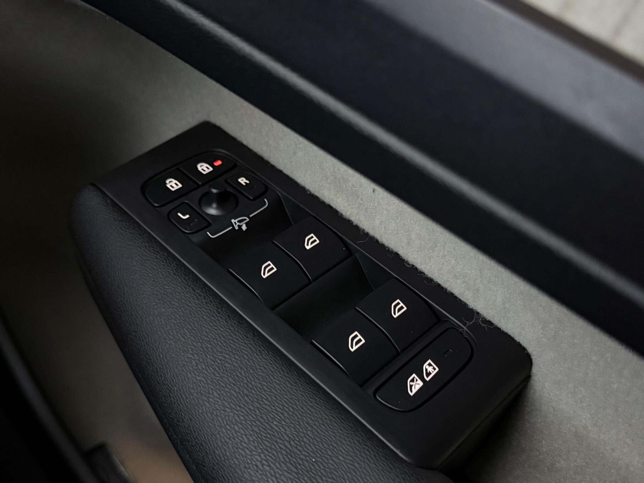 Volvo XC40 view 18
