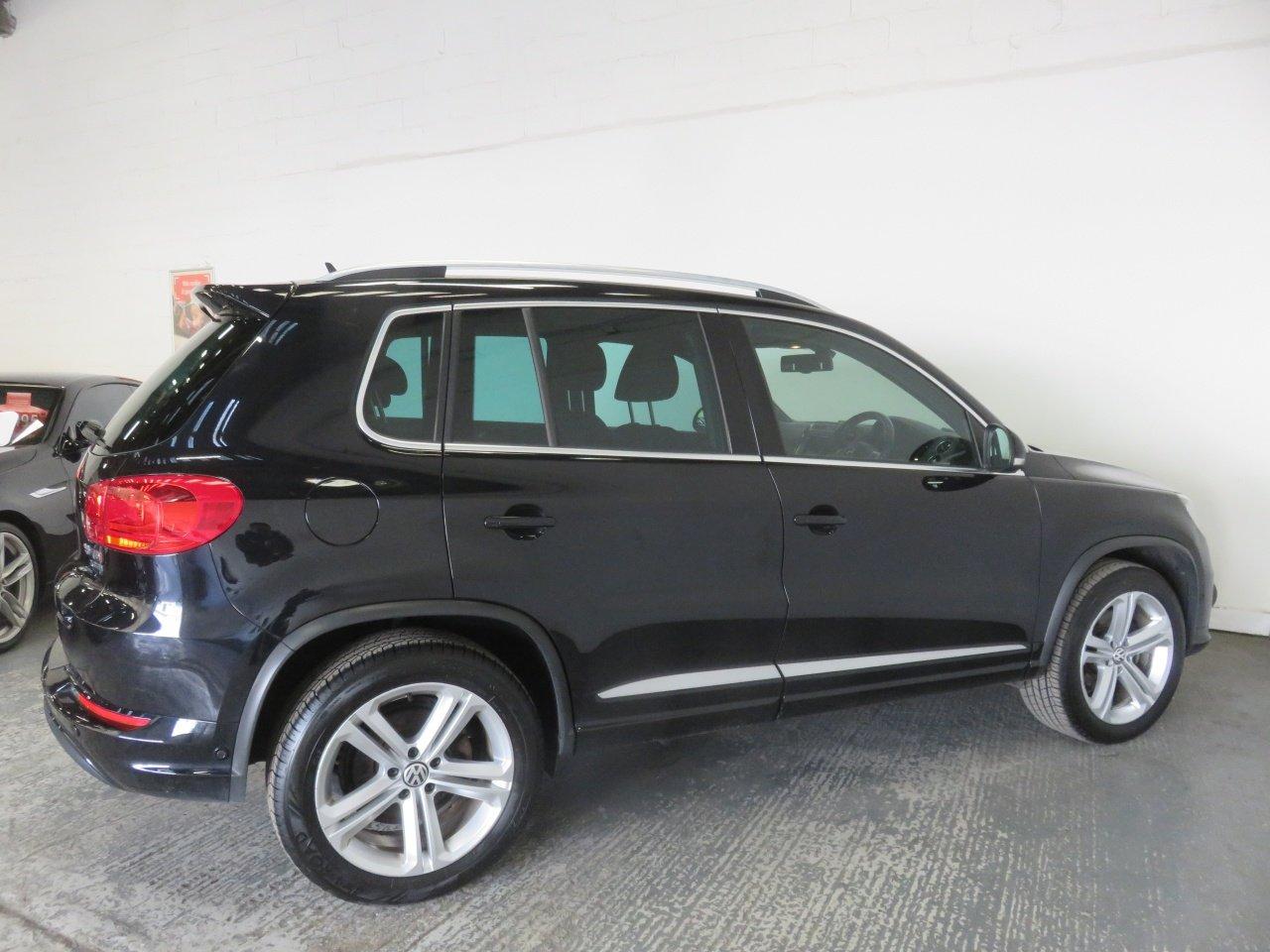 Volkswagen Tiguan view 11