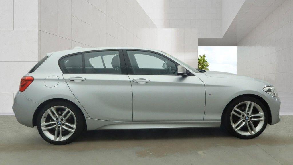 BMW 1 Series view 4