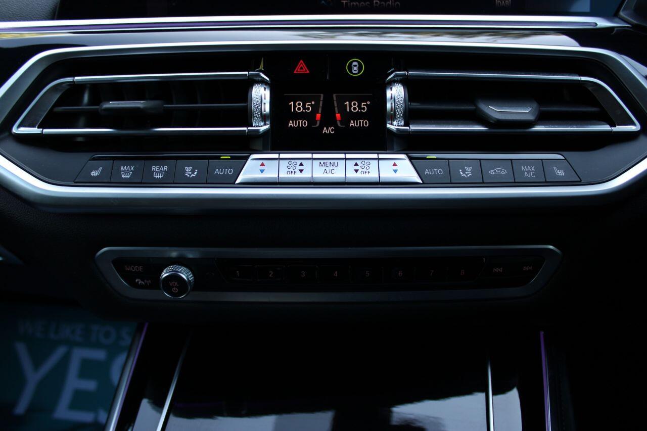 BMW X5 view 24