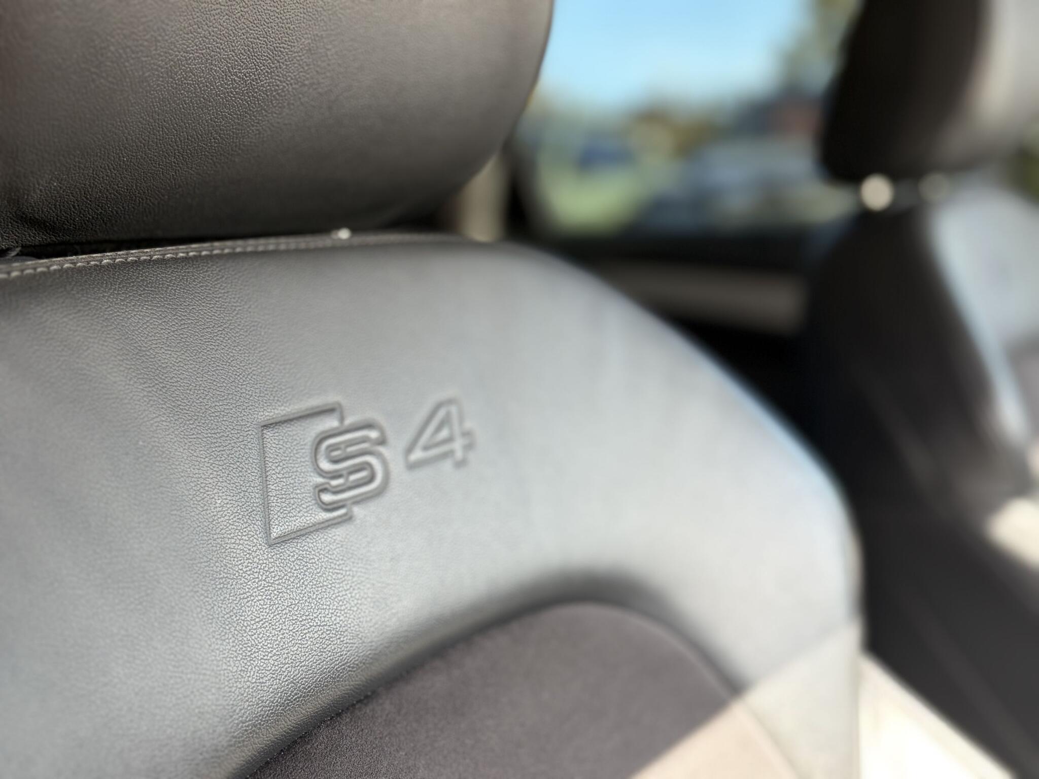 Audi S4 view 18