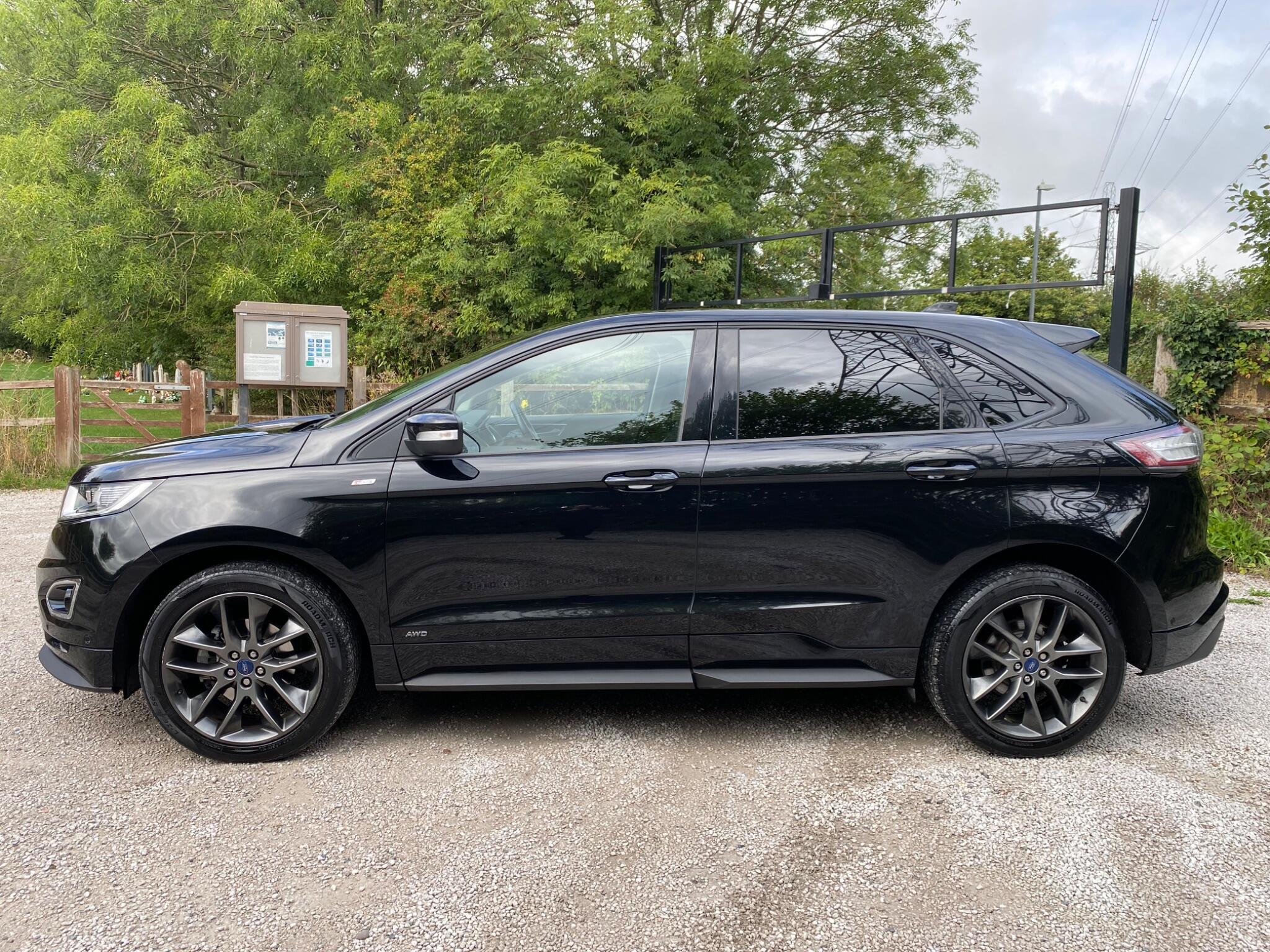 Ford Edge view 4