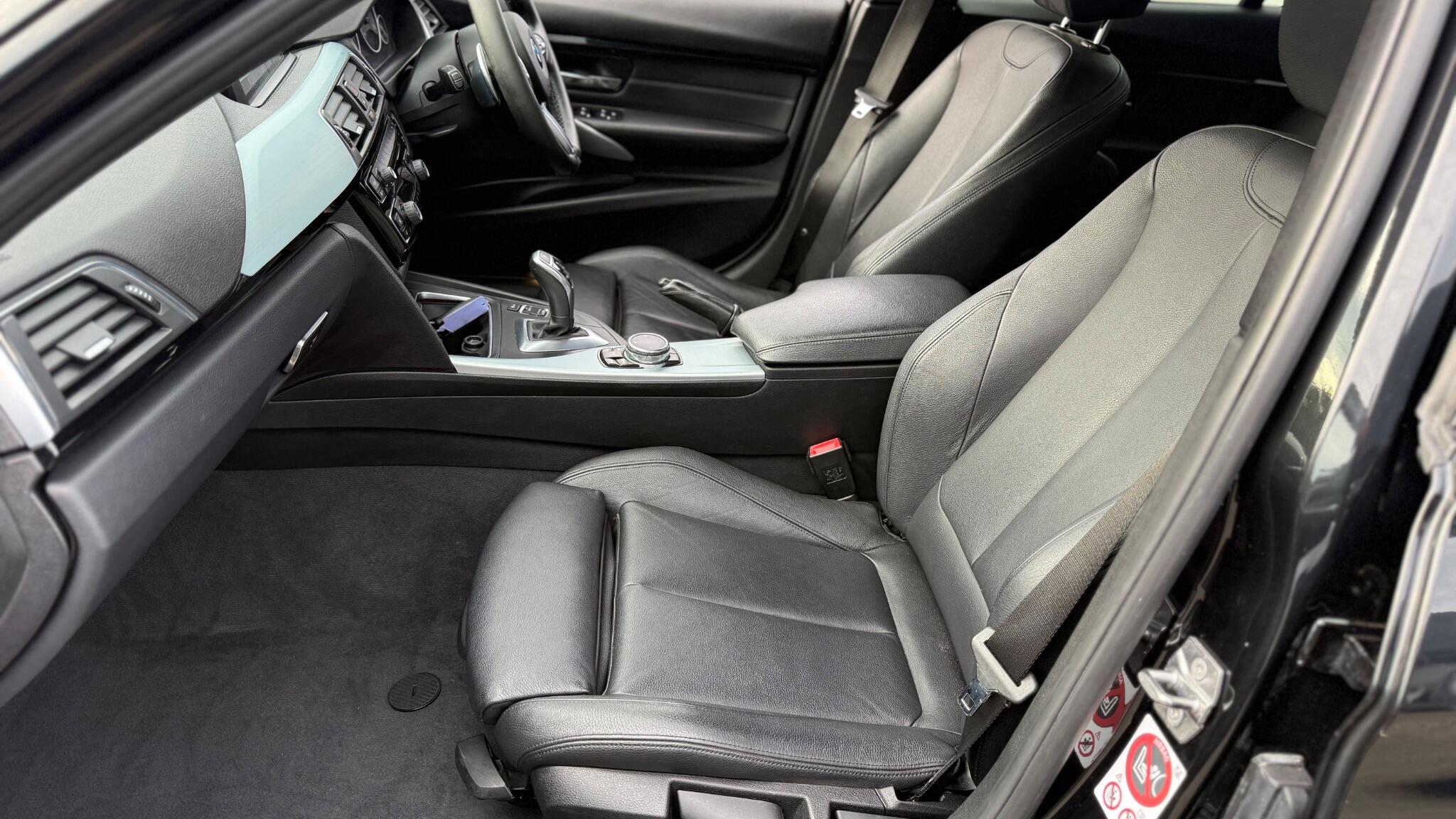 BMW 3 Series view 30