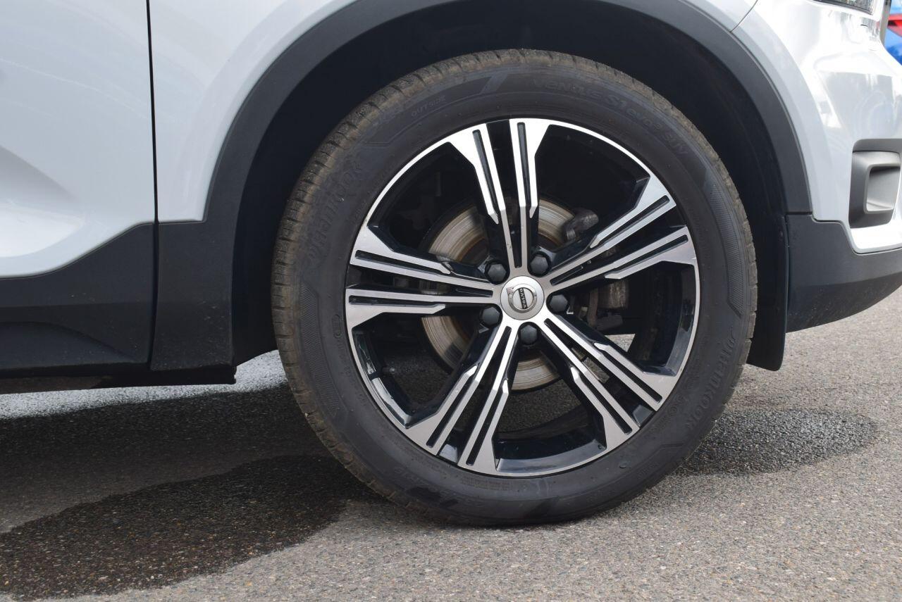 Volvo XC40 view 11