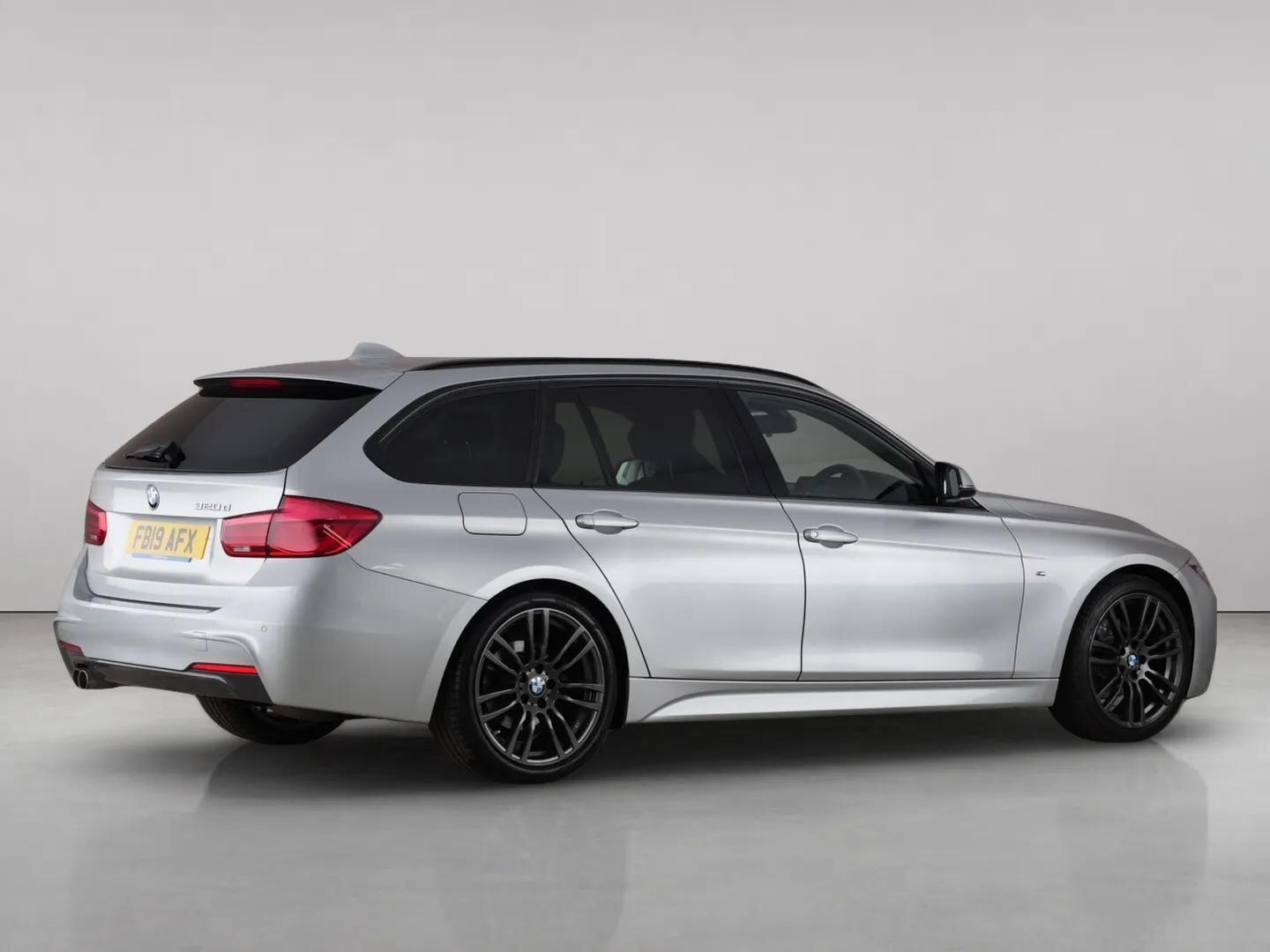 BMW 3 Series view 6
