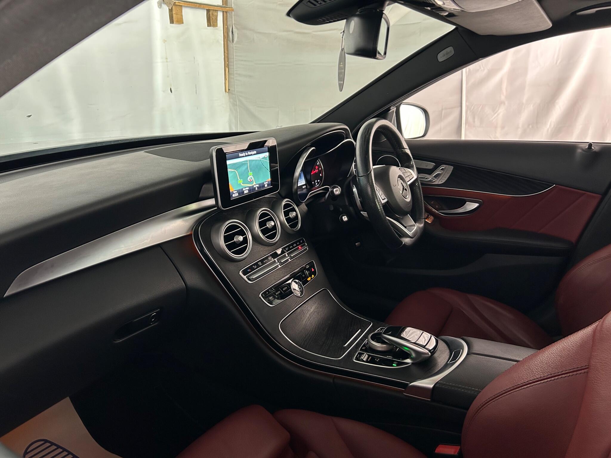 Mercedes-Benz C Class view 11