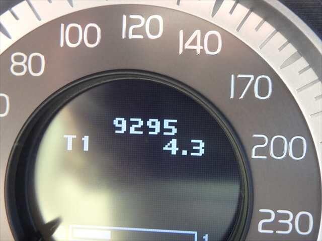 Volvo XC70 view 11