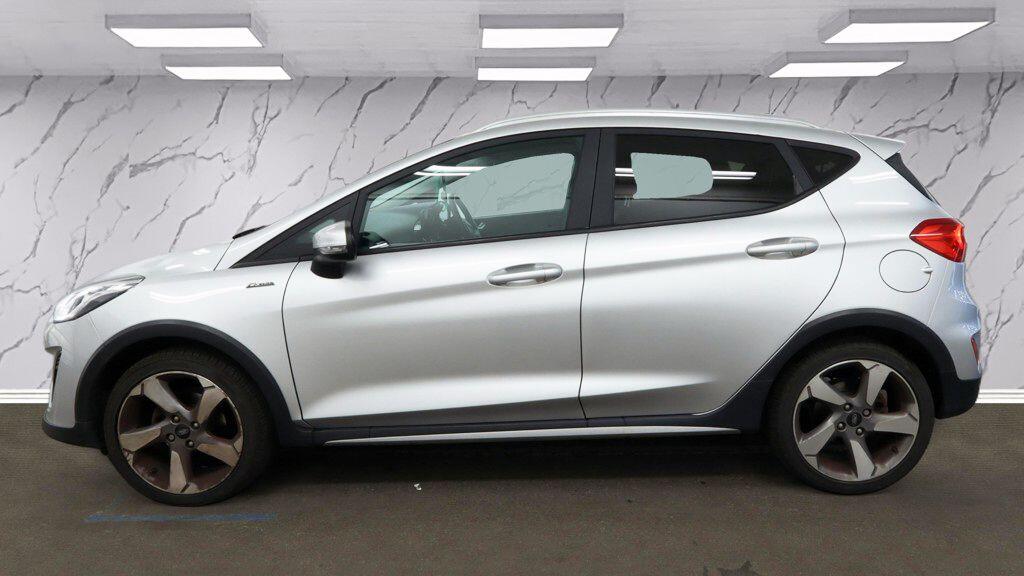 Ford Fiesta view 9