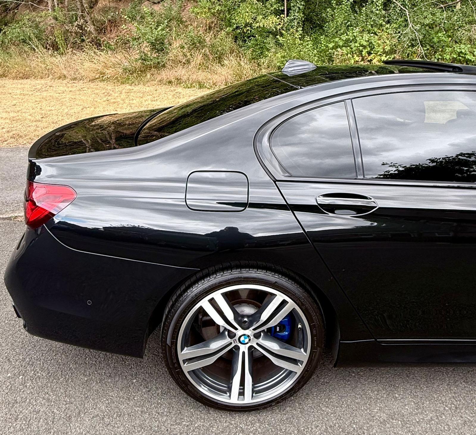 BMW 7 Series view 75