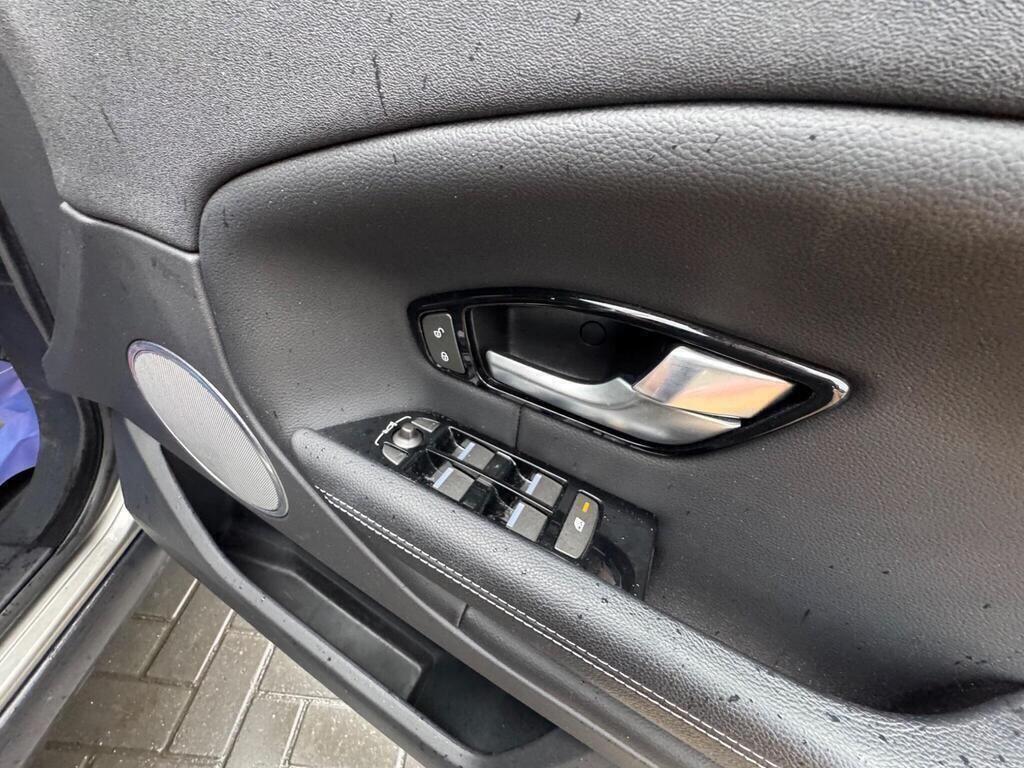 Land Rover Range Rover Evoque view 28