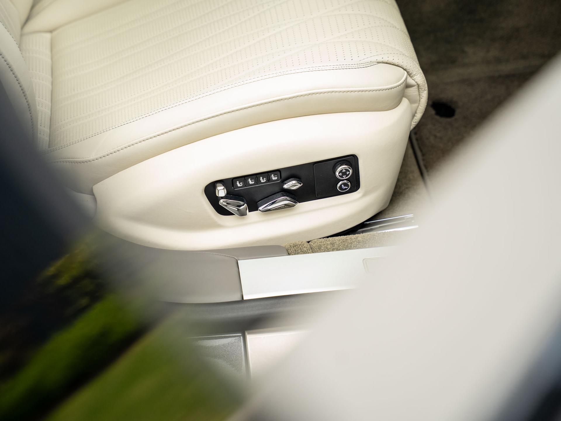 Bentley Flying Spur view 28