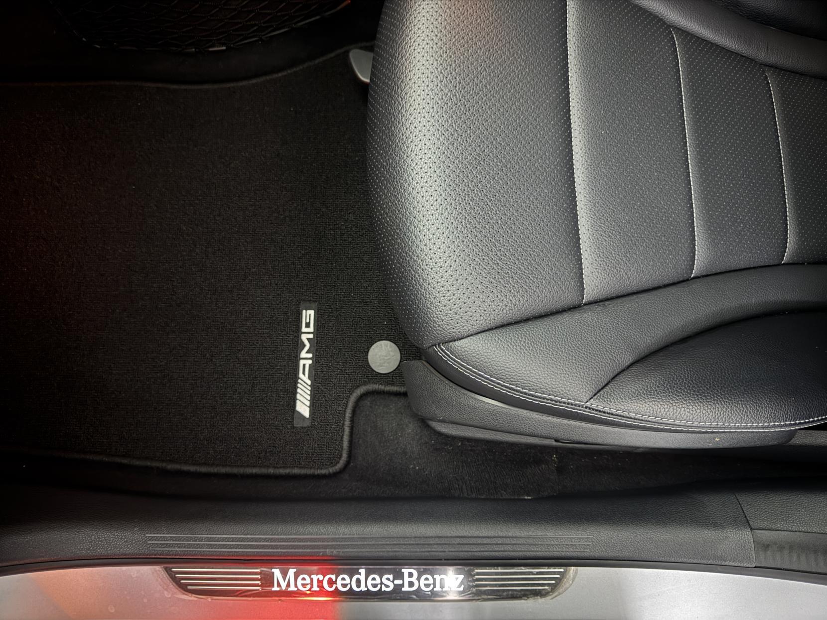 Mercedes-Benz C-Class view 80