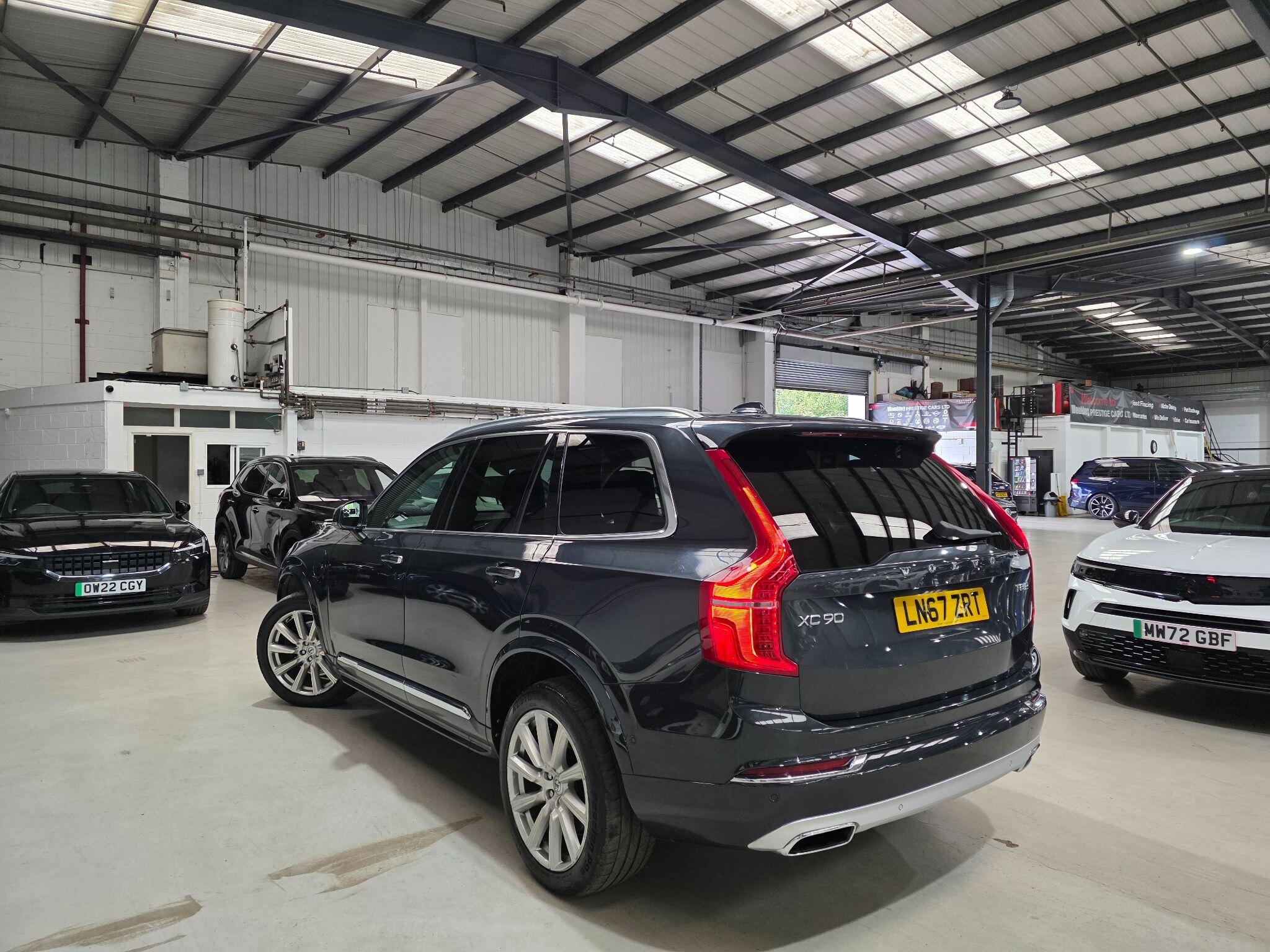 Volvo XC90 view 33