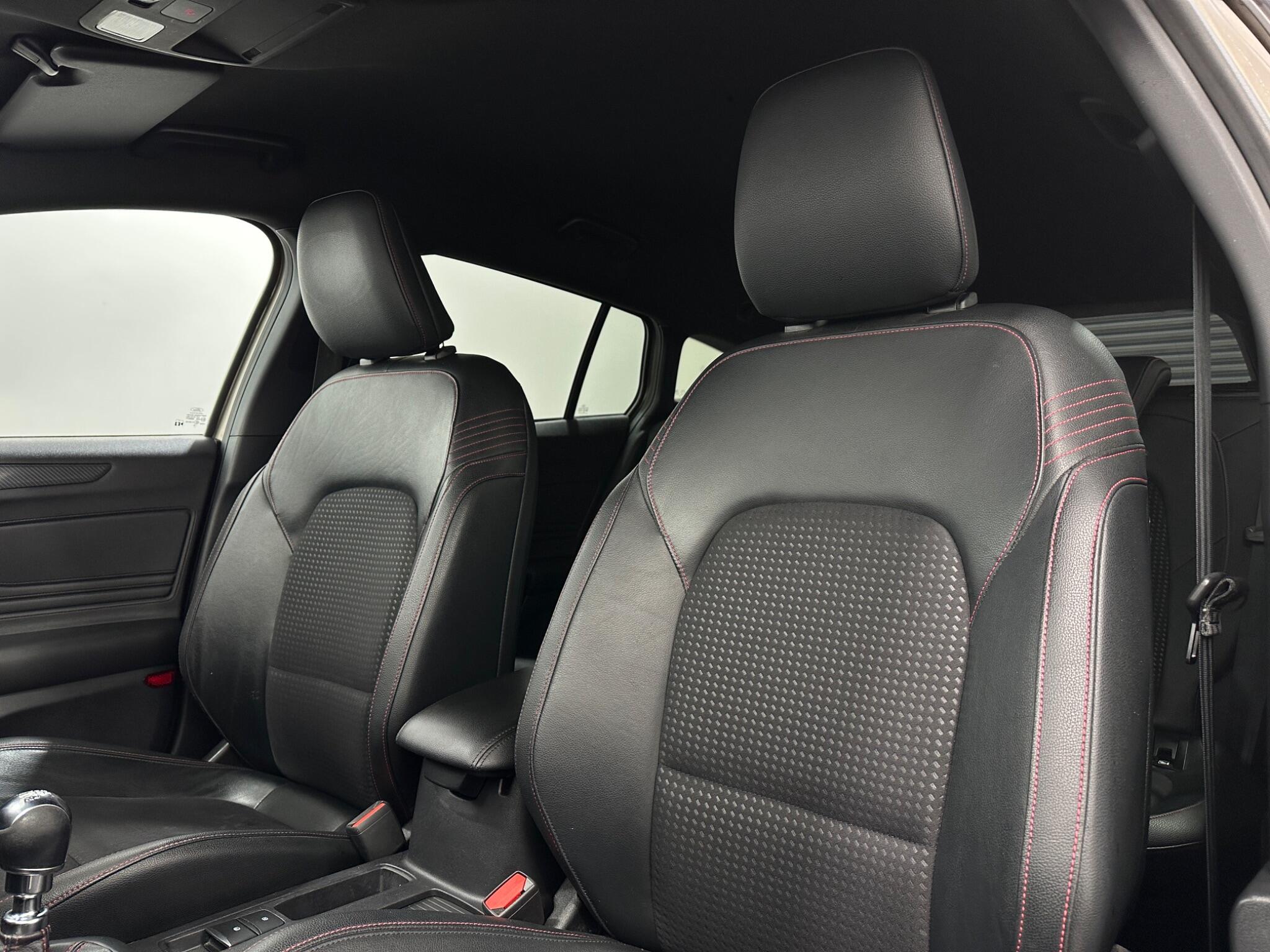 Ford Focus view 34
