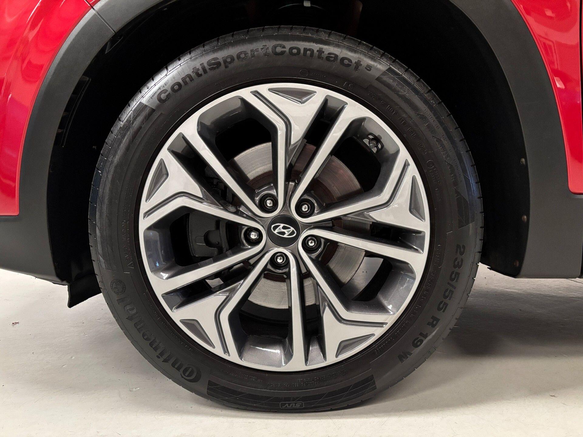 Hyundai Santa Fe view 45
