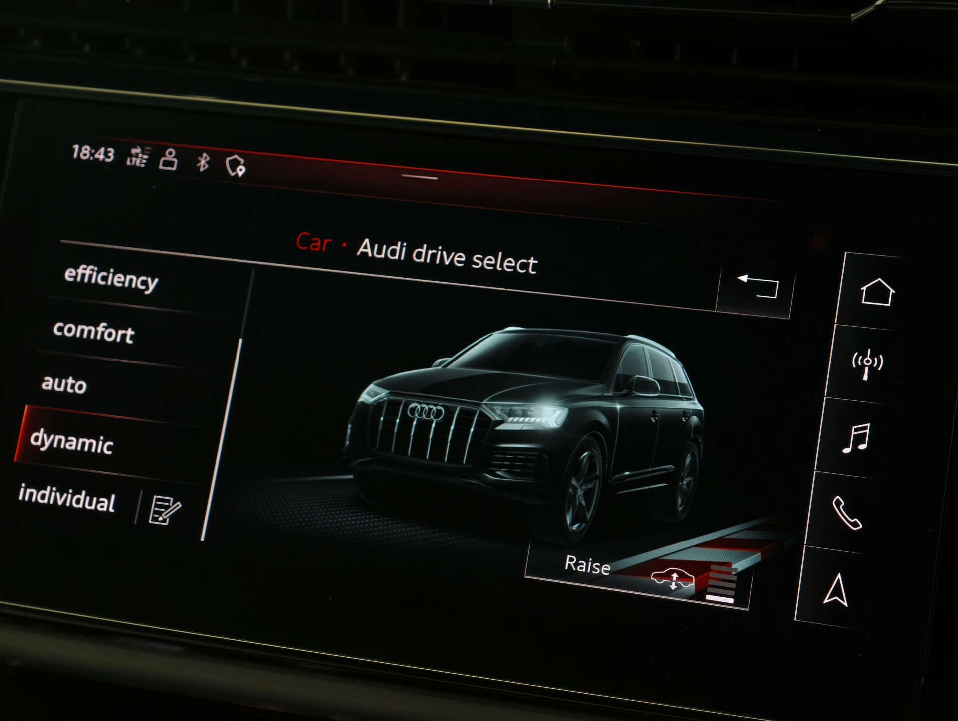 Audi SQ7 view 44