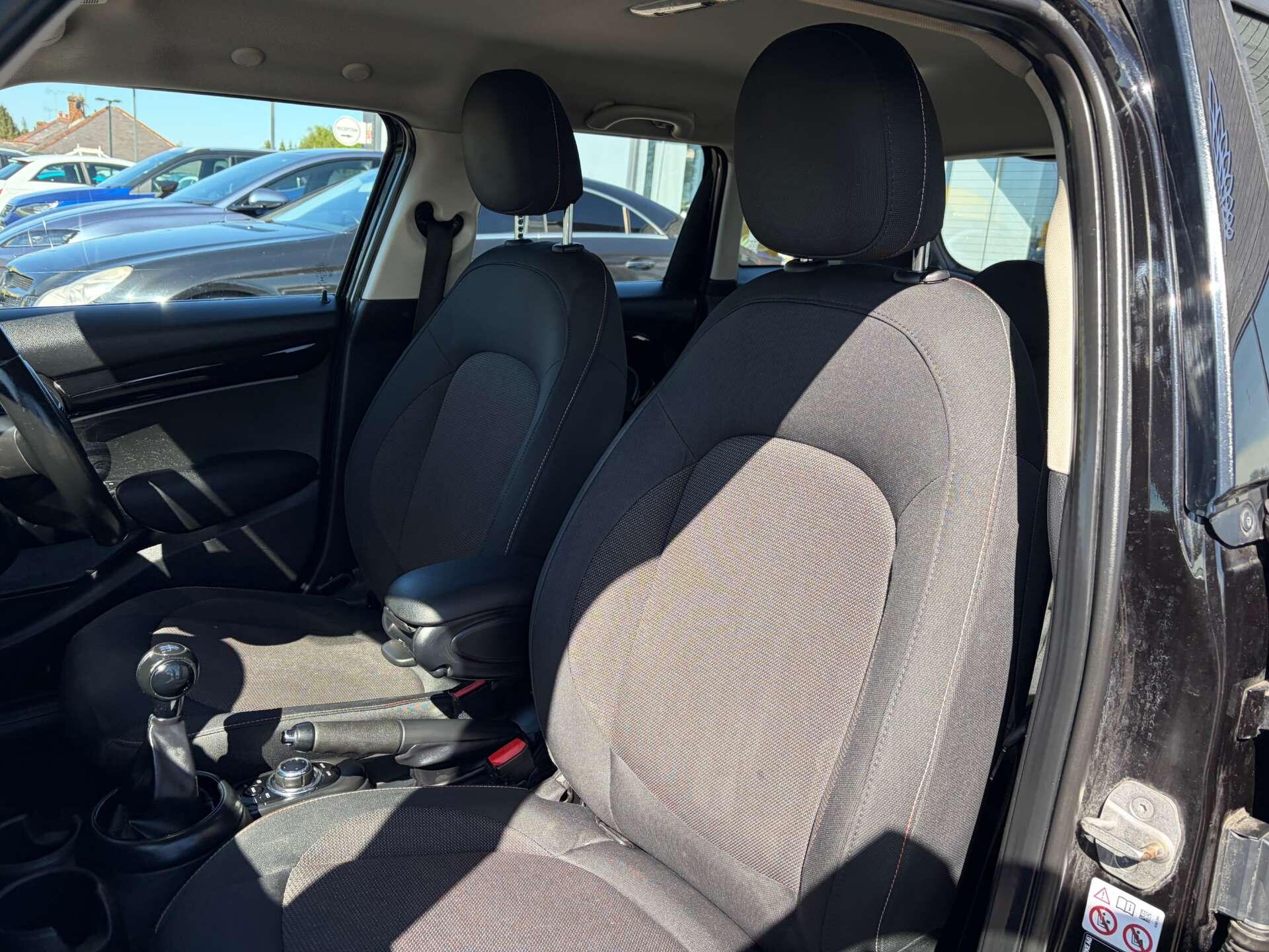 Mini Cooper view 17